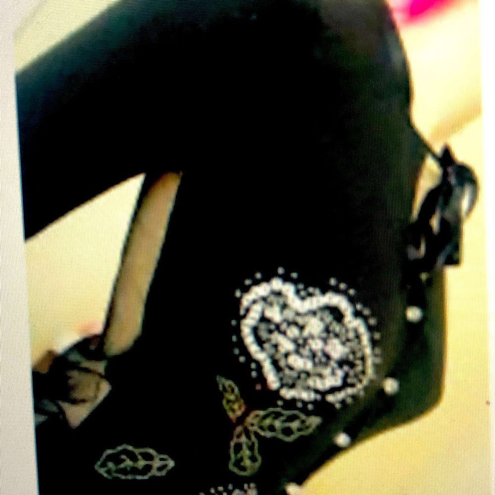 Charlotte Tarantola cardigan : sparkle buttons